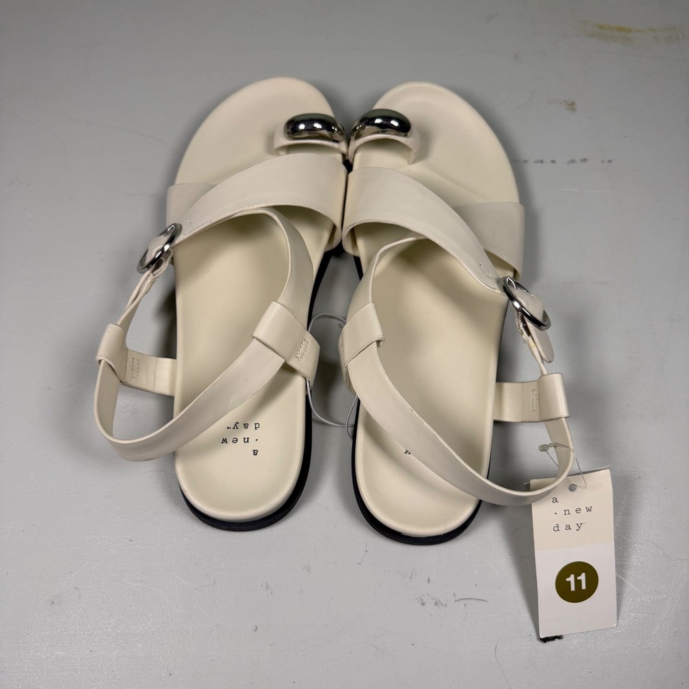 A New Day Womens Off White Silver Toe Ring Slingback Sandals Size 11 - Picture 3 of 7